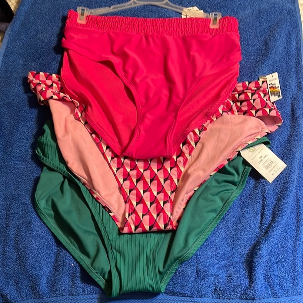 New set/3 swim bottoms 3x